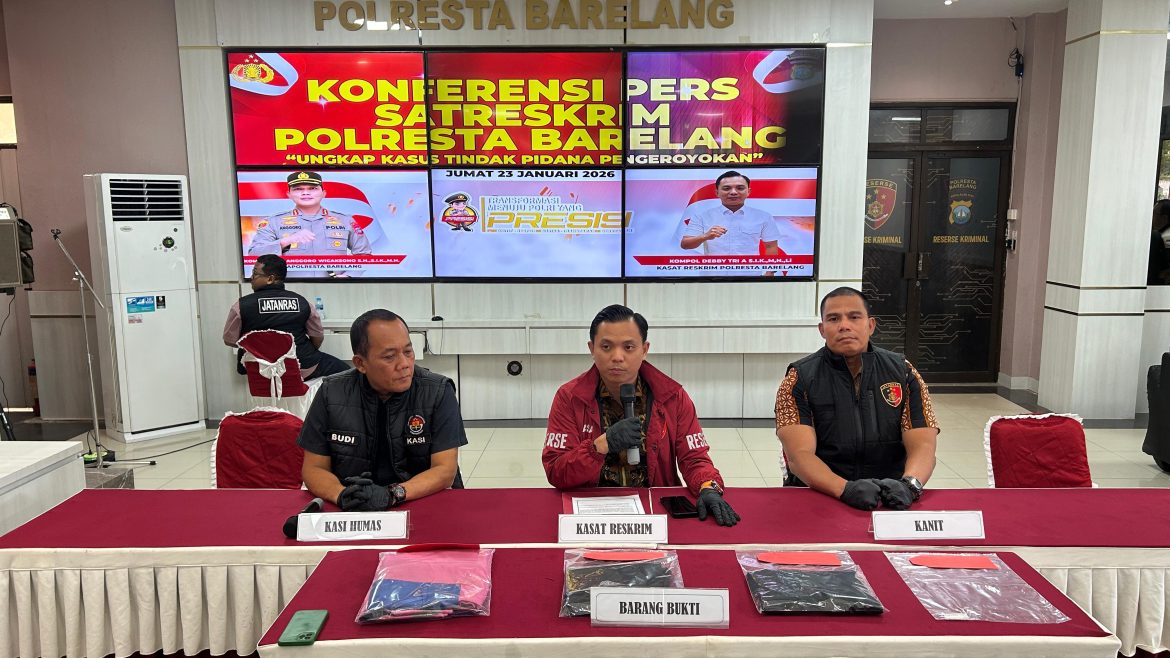 Pengeroyokan juru parkir