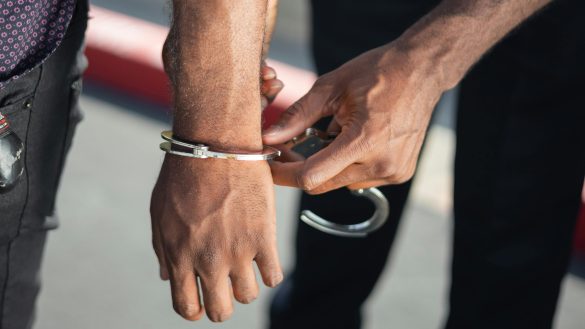 menyerahkan diri ke Polsek Nongsa