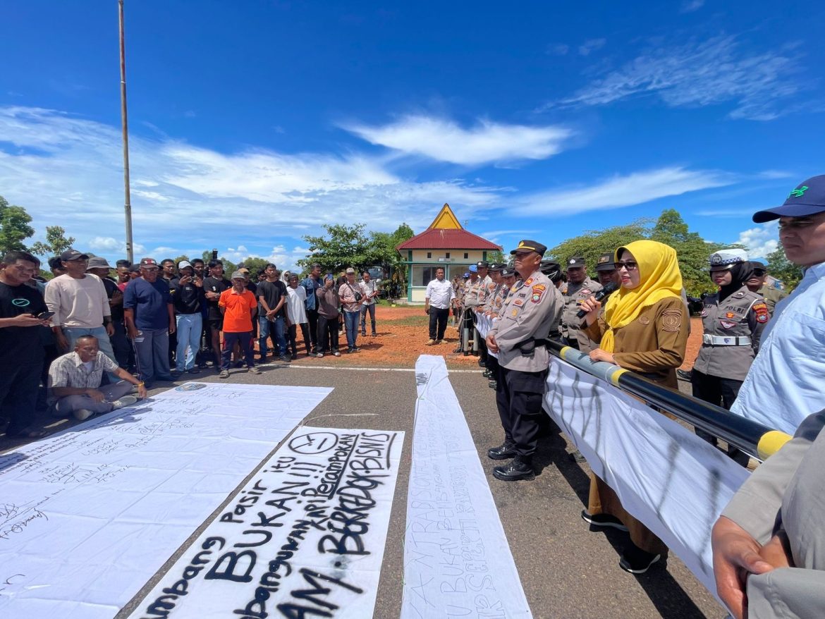 Nelayan Bintan-Lingga demo DKP Kepri, Tolak Tambang Pasir Laut