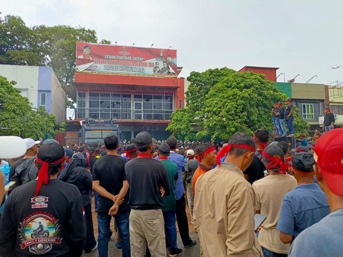 aksi warga Pulau Kasu
