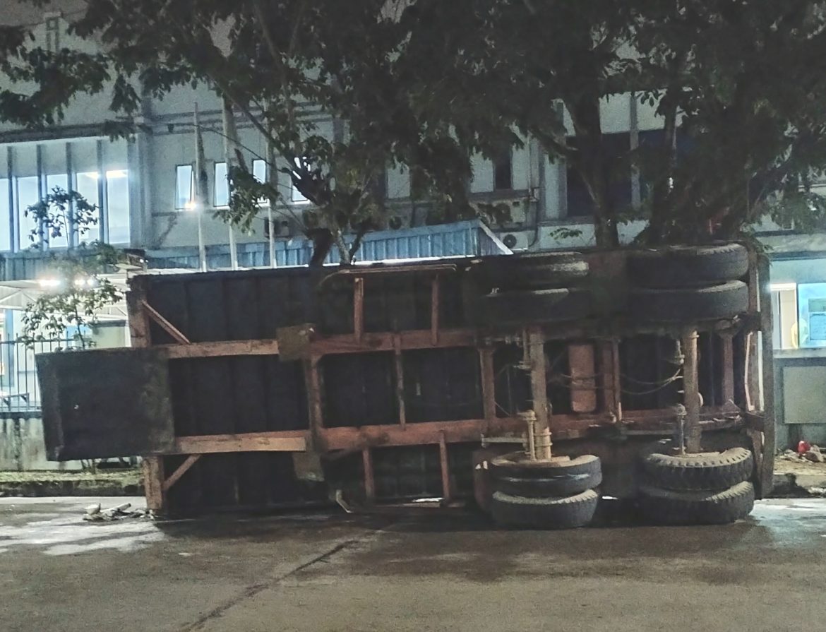 kontainer terbalik batam