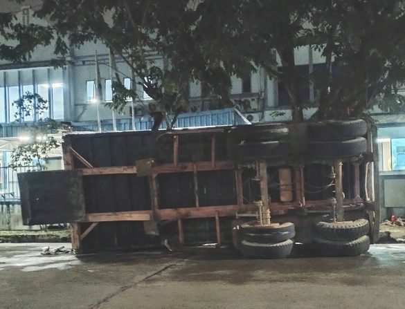 kontainer terbalik batam