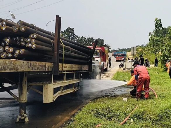 Trailer Terbakar Batam